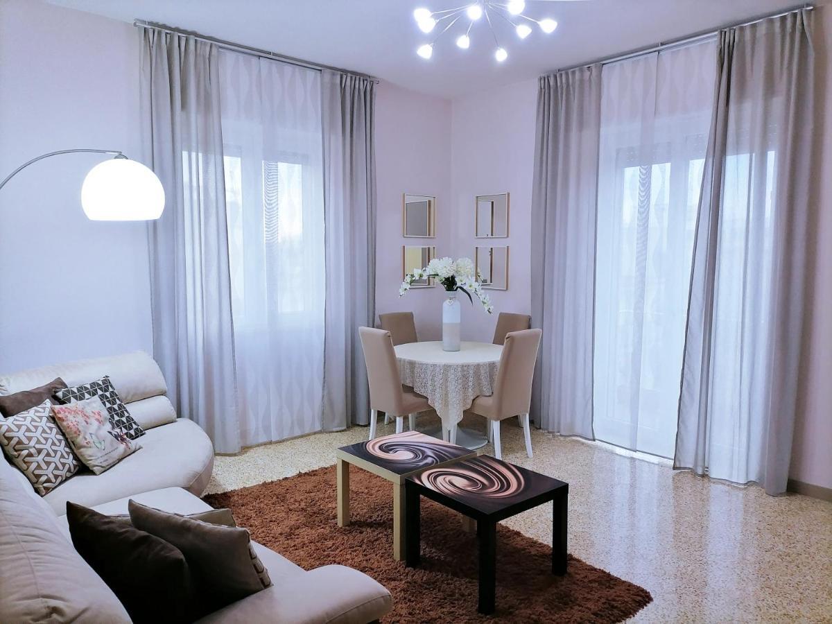 La Casa Di Giulia Appartement Caserta Buitenkant foto