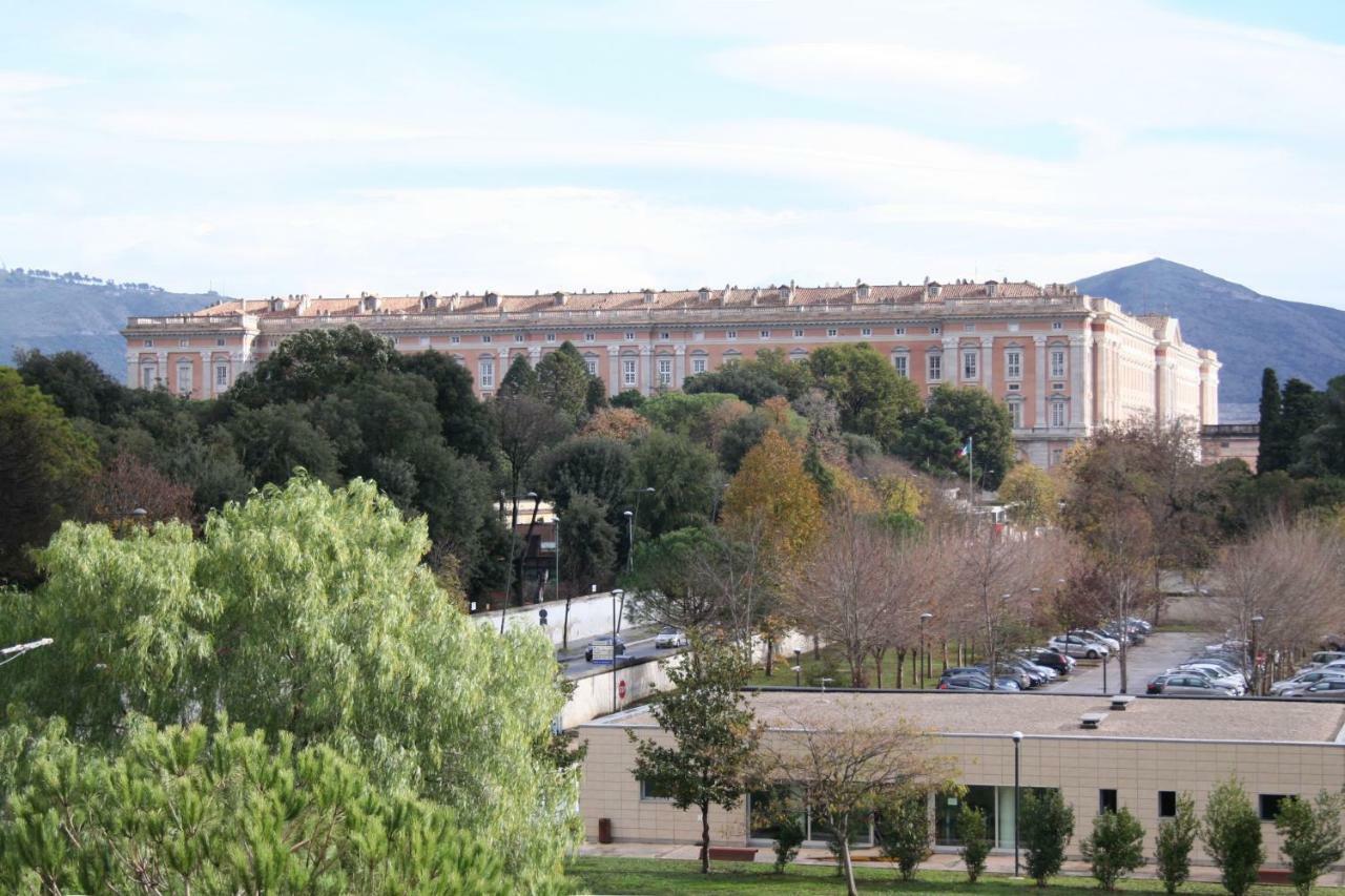 La Casa Di Giulia Appartement Caserta Buitenkant foto